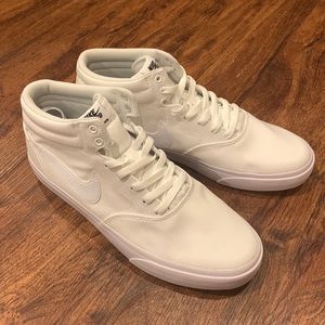 Mens Size 11.5 Nike SB Charge Mid CNVS